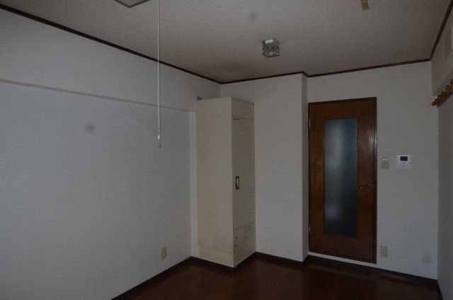 リード岡崎２４８の居間・リビング