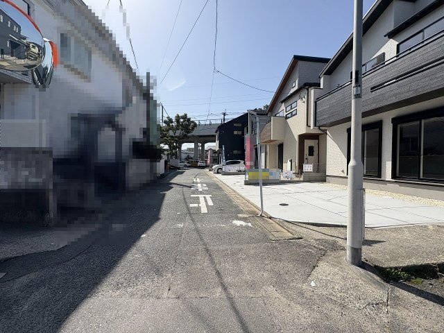 【その他】 | 福岡市南区弥永1丁目　2号棟（全4棟）【仲介手数料無料・0円】 | 現地写真。前面道路です。