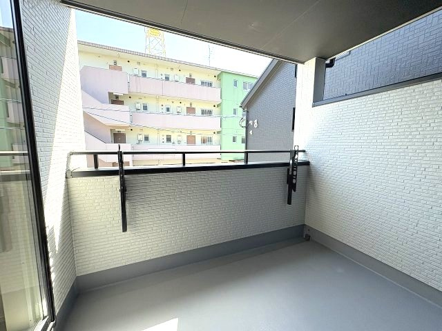 【バルコニー】 | 福岡市南区弥永1丁目　2号棟（全4棟）【仲介手数料無料・0円】 | 現地写真。インナーバルコニーです。