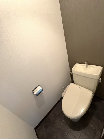 コーポリヲのトイレ|ゆったりとした空間のトイレです