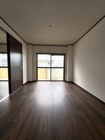 コーポリヲの洋室|ゆったりした洋室です