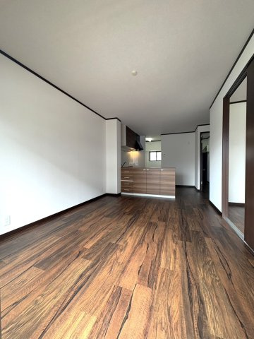 コーポリヲの居間・リビング|ゆったりとした居間です