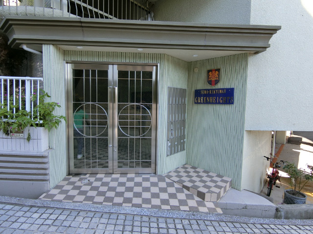 離宮前グリーンハイツのエントランス