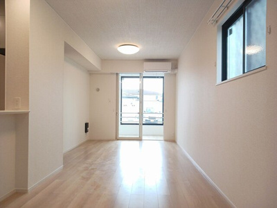 【居間・リビング】 | レスポワールＢ | おしゃれなリビングです