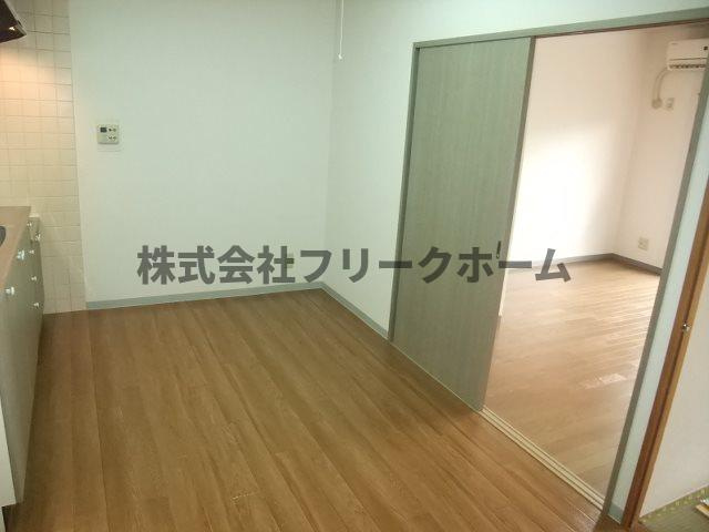 西東京市新町４丁目の賃貸マンションの居間・リビング