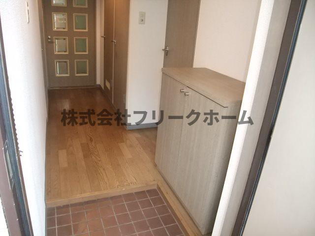 西東京市新町４丁目の賃貸マンションの玄関