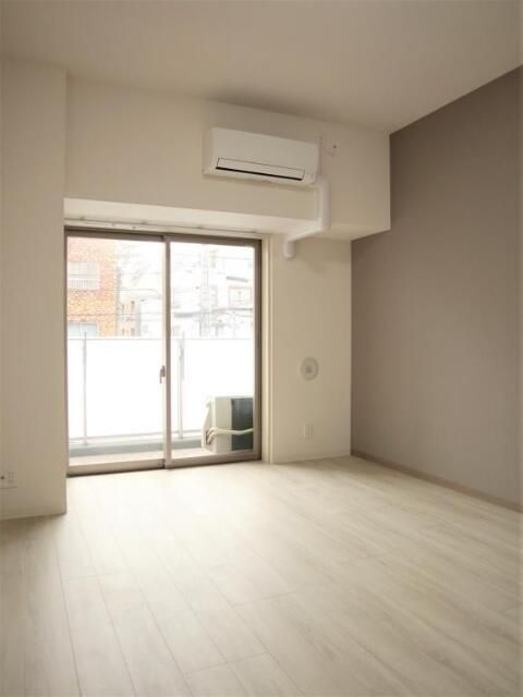 サランコートの居間・リビング