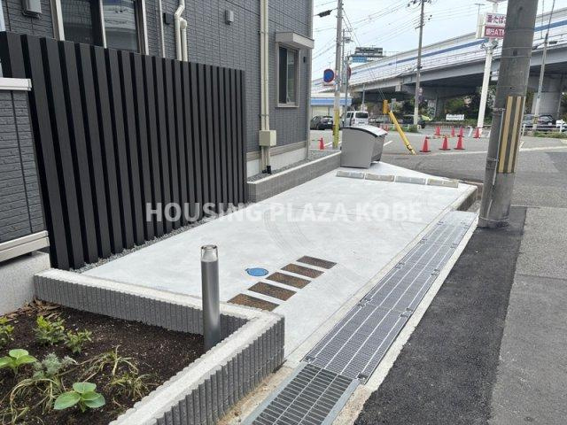 神戸市須磨区東町４丁目のアパートの駐車場