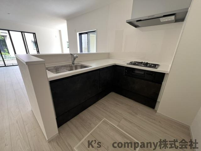 ◎茅ヶ崎市高田4丁目　新築戸建　4号棟のキッチン|使い勝手がよいL字型キッチンスペース♪