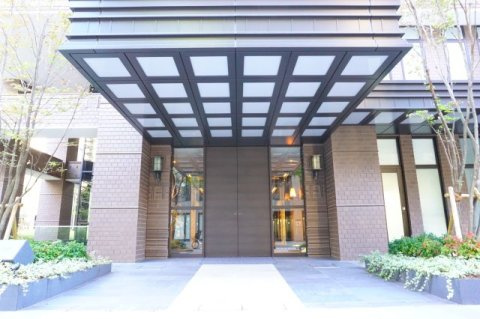 クレヴィアタワー大阪本町のエントランス