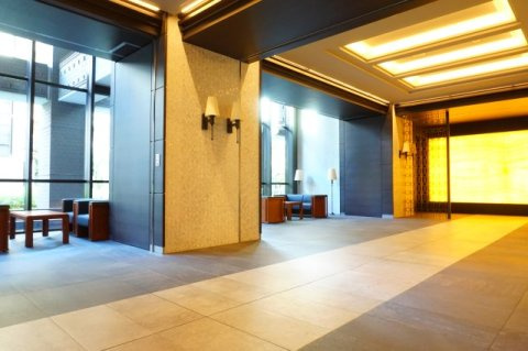 クレヴィアタワー大阪本町のロビー