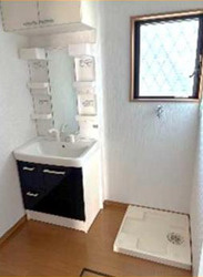 坂戸市にっさい　中古戸建の独立洗面台