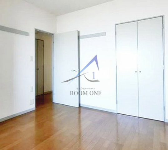 ニズニータワーハウスの居間・リビング|洋室のお部屋です。