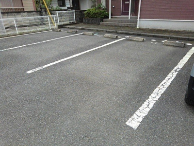 【駐車場】 | シンフォニーＢ | カースペースがあります