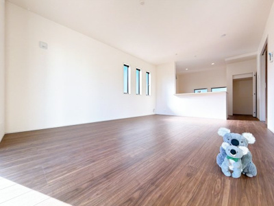 【居間・リビング】 | 前橋市上増田町　新築住宅 | 開放感あふれるリビング・ダイニングは、光と風を感じながら過ごせる心地よい空間。