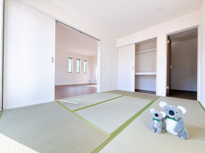 【和室】 | 前橋市上増田町　新築住宅 | LDKに隣接している和室。来客時の客間やお子様のお昼寝など多用途にお使いいただける和室です。