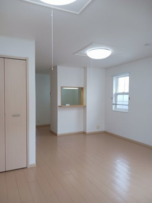 【内装】 | エレガンテ | 明るい色調の室内です