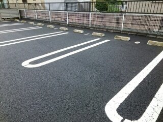 【駐車場】 | マーベラス・ブライト | 駐車場があるので、車を買う予定の方も安心です