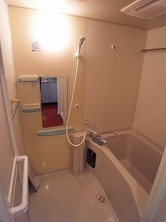 リブリ・Roomy'sの浴室