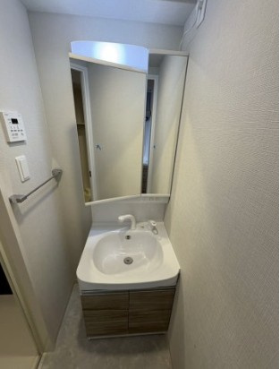 フォーリアライズ淡路ライツの玄関