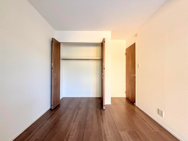 栄区飯島町　新築戸建ての収納|◆暮らし心地を大きく左右する収納を、適材適所に配置し使い勝手を考慮しました。空間を余すところなく有効利用した収納は生活空間をより上質なものにしてくれるでしょう。
