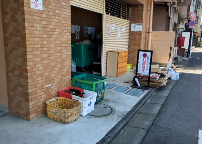【設備】 | ライオンズマンション西八王子第二 | 共有部分は、住民なら誰もが使える設備のこと。例えば駐車場やエレベーター、インターネット設備、セキュリティ設備などがあります。他にも、マンションの廊下・外部階段やエントランス・ゴミ置き場などがあります。