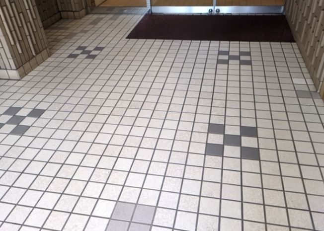 【内装】 | ライオンズマンション西八王子第二 | 共用部分は、一棟の建物に住む区分所有者全員が共同で所有するとし、共用部分の管理、補修などは、区分所有者で形成される管理組合が行います。個人の判断で勝手に変更することはできませんので覚えておきましょう。