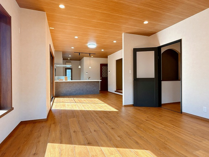 リフォーム　中古戸建　岐阜市日野南8丁目　平成4年築の居間・リビング