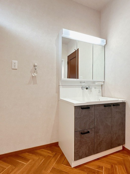 リフォーム　中古戸建　岐阜市日野南8丁目　平成4年築の独立洗面台