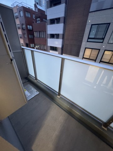 Brillia ist 浅草のバルコニー