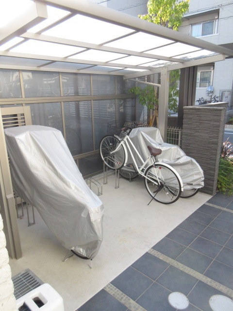 オークヴィラ六町のその他共用部分|★屋根付き駐輪場★