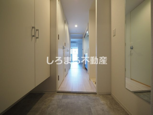 セレニテ東梅田アリエの玄関