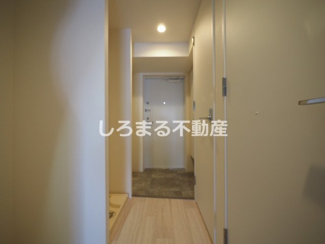 セレニテ東梅田アリエの玄関