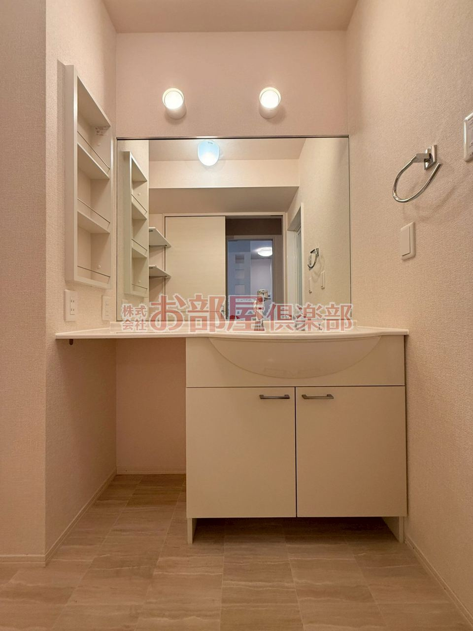 オリーヴァ東櫛原　B棟の洗面所|コンパクトで使いやすい洗面所