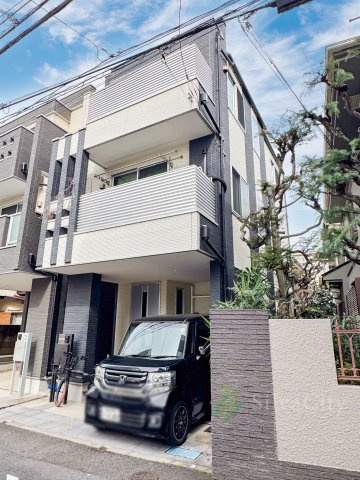 渋谷区本町2丁目の外観|流行に左右されず、将来にわたって価値が継続する「上質」な佇まい。おしゃれな雰囲気や自然の潤い、親しみやすさといった個性が街に新たな価値をもたらしています。