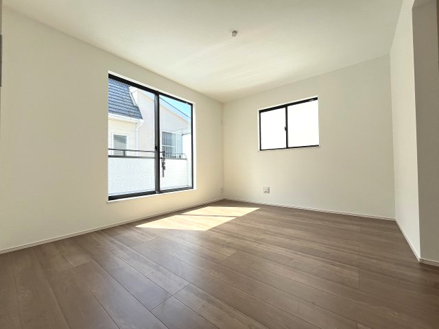 【寝室】 | 福岡市南区警弥郷1丁目　A号棟（全3棟）【仲介手数料無料・0円】 | 現地写真。2階主寝室です。