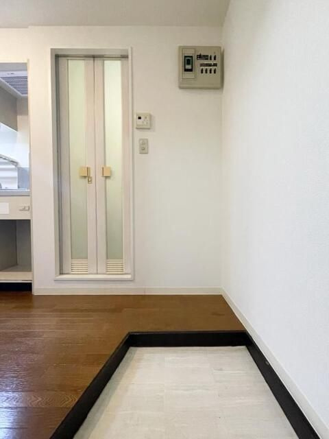 グランバリュー志村の玄関