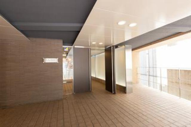 ＬＡ・ＲＥＳ西麻布のエントランス