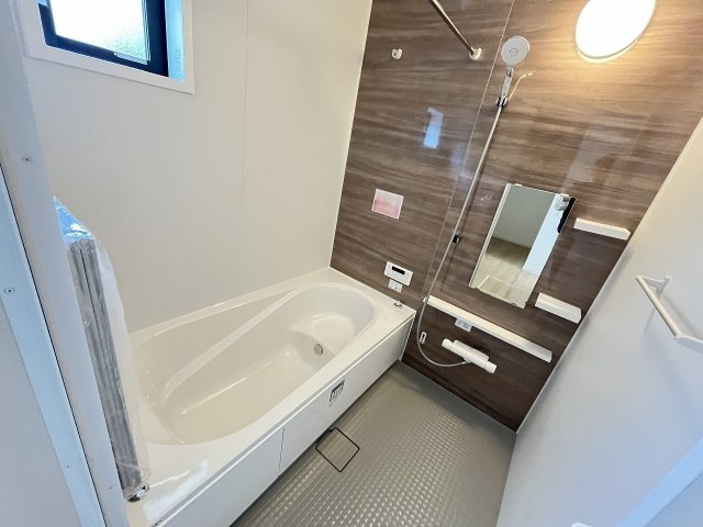 【内装】 | 福岡市南区警弥郷1丁目　B号棟（全3棟）【仲介手数料無料・0円】 | 施工例。浴室です。施工例は完成時と異なる場合があります。