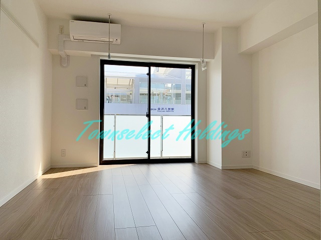 ブルーウッド金沢八景の居間・リビング|ホワイト基調の洋室☆