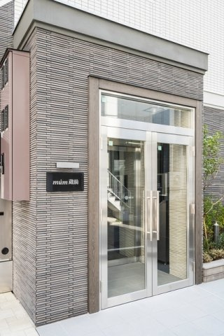 ムーム蔵前のエントランス