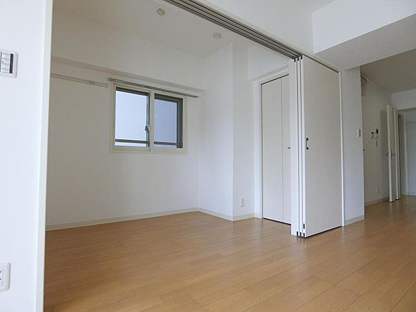 ムーム蔵前の洋室