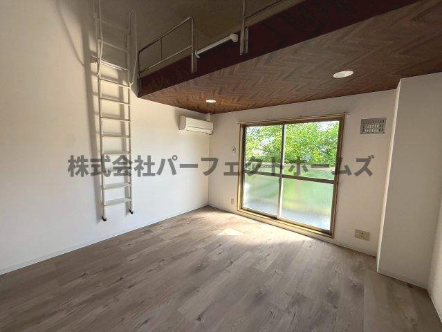 枚方グランドマンションの洋室|落ち着いた色調の洋室です