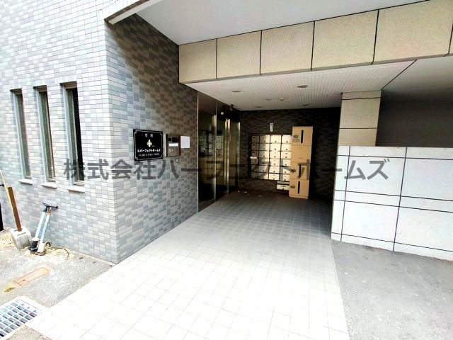 枚方グランドマンションのエントランス