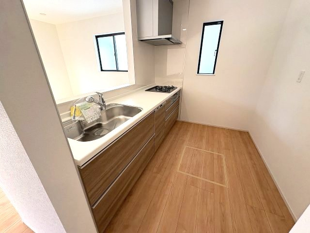 【キッチン】 | 福岡市南区警弥郷1丁目　C号棟（全3棟）【仲介手数料無料・0円】 | 施工例。施工例は完成時と異なる場合があります。