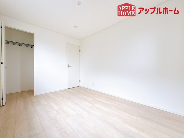 [新築住宅] 鴻巣市筑波 第5 全3棟の洋室|２階居室は全室収納あり！たっぷりある収納活用でお部屋もキレイを保てます♪