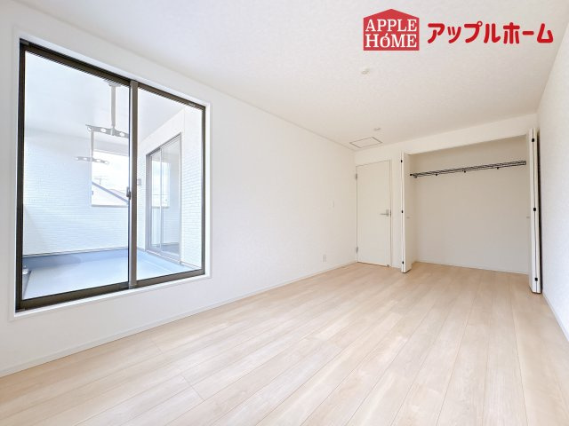 [新築住宅] 鴻巣市筑波 第5 全3棟の洋室|２階居室は全室収納あり！たっぷりある収納活用でお部屋もキレイを保てます♪