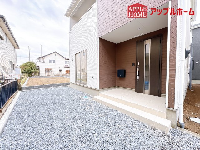 [新築住宅] 鴻巣市筑波 第5 全3棟の外観|資料請求、お電話でのお問合せ、いつでも丁寧に対応させていただきます！不動産業界のプロフェッショナルが集う弊社にぜひ一度ご相談ください！