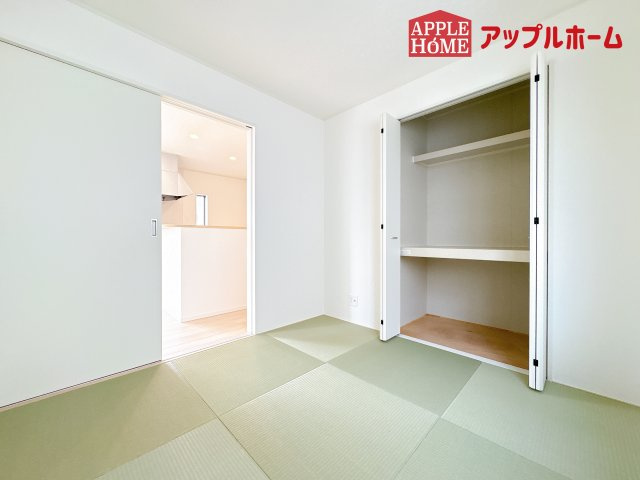 [新築住宅] 鴻巣市筑波 第5 全3棟の和室|広々とした居住空間は日々の暮らしを彩り、心のやすらぎと満足感を与えてくれます。通風と採光を考慮した設計は子供たちはのびのび育ち、家族でくつろぎと団らんを生み出します。