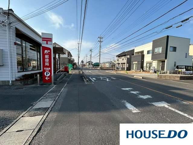 中古戸建　足利市宮北町の前面道路含む現地写真|県道8号線の幹線道路に近く、勧農郵便局の真裏なので
利便性がとても良いです♪